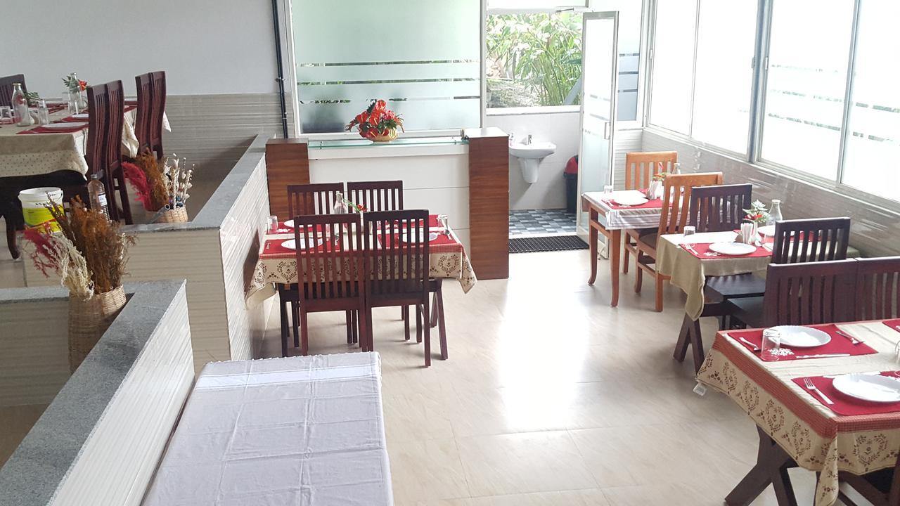 Tree Blanche Hotel Мунар Екстериор снимка